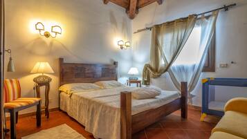 3 chambres, fer et planche Ă  repasser, draps fournis