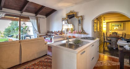 Casa vacacional "Villa Sa Pintadera Stintino" con piscina privada y terraza