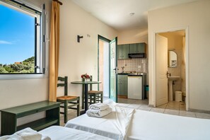 Free WiFi, bed sheets - Studio Apartment "Anemona 5" with Shared Pool & Wi-Fi (kefalonia)