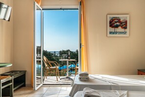 Free WiFi, bed sheets - Studio Apartment "Anemona 3" with Shared Pool & Wi-Fi (kefalonia)