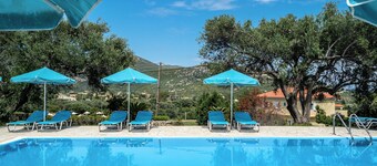 Apartamento «Anemona apartment 1» con vistas al mar, piscina comunitaria y Wi-Fi