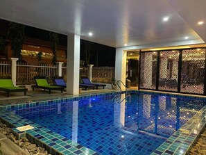 Indoor pool - Serene Premier Vang Vieng (Vang Vieng)