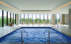 屋内プール、サンラウンジャー