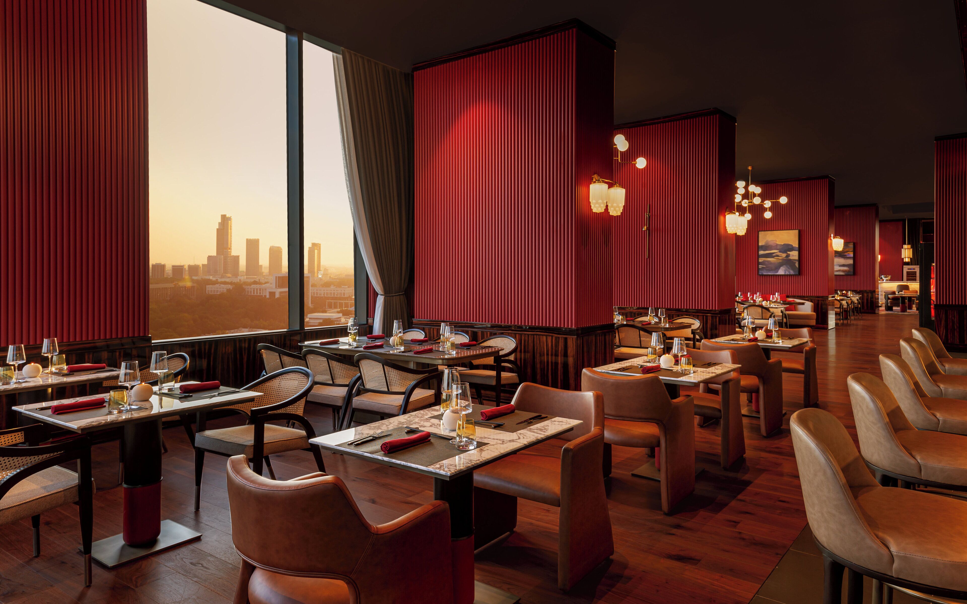 3 restaurants; breakfast, lunch, and dinner served