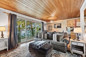 TV - Waterfront, Whitefish Lake Condo, 1D Down! (Whitefish)