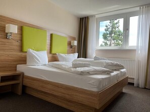 Basic Double Room | Free WiFi, bed sheets - Hotel Ziegenkrug - Hotel Pritzwalk (Pritzwalk)