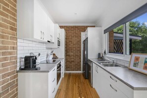 Fridge, microwave, oven, stovetop - Bluestone Cottage | Character & Class (Orange)