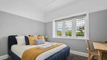 3 bedrooms, desk, iron/ironing board, WiFi