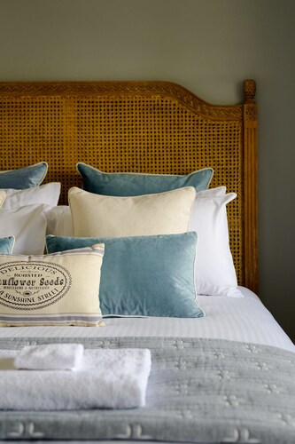 Bluestone Cottage | Character & Class