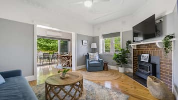 TV, fireplace, offices