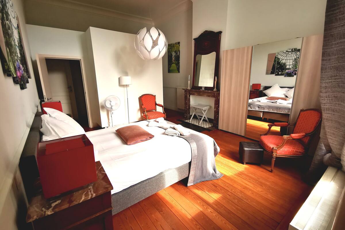 Deluxe Suite | Premium bedding, down comforters, Select Comfort beds, minibar