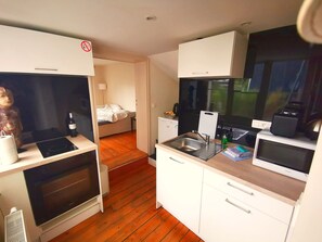 Deluxe Suite | Private kitchen | Fridge, espresso maker, electric kettle - Maison Jamaer (Brussels)