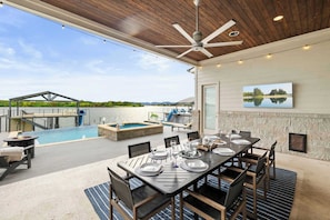 Outdoor dining - Bud Shores Sanctuary | Concierge Services (Kingsland)