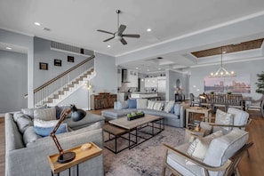 Smart TV, fireplace, table football, ping pong - Bud Shores Sanctuary | Concierge Services (Kingsland)