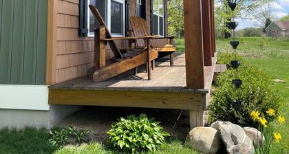 Relaxing, peaceful, 2-bedroom home for up to 4 adults or family with children.