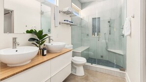 Bathtub, hair dryer, towels