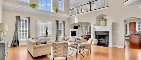 Smart-TV, DVD-spiller, fotballspill og bordtennis