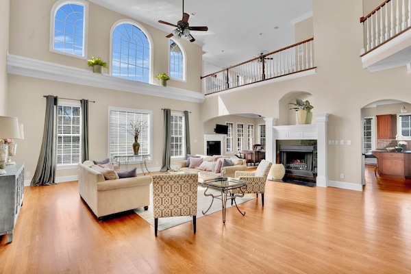 TV connectée, lecteur de DVD, baby-foot, table de tennis de table