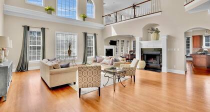 Lake Norman Waterfront Mansion - 7BR, Pool, Hot Tub, Game Room and Private Dock