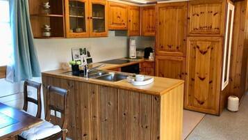 雪櫃、焗爐、爐具、洗碗機