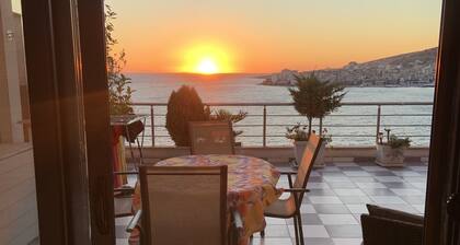 Modern LĂ€genhet med 85 kvm Stor Takterrass och Fantastisk Havsutsikt!