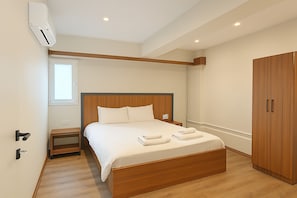 Ropa de cama de alta calidad y minibar 