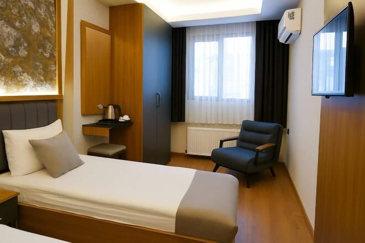 Premium bedding, minibar, in-room safe, laptop workspace