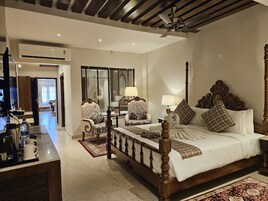 Royal Room | Premium bedding, free minibar, individually decorated