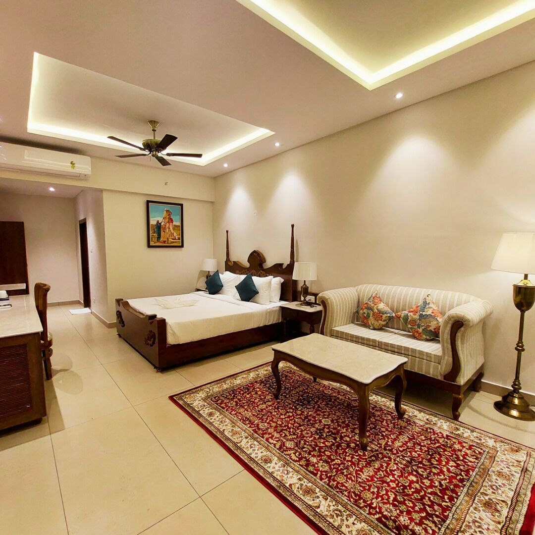 Premium bedding, free minibar, individually decorated
