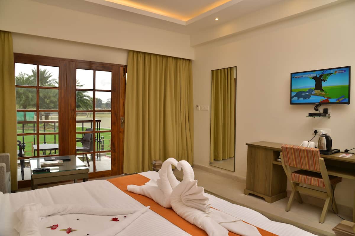 Premium bedding, free minibar, individually decorated