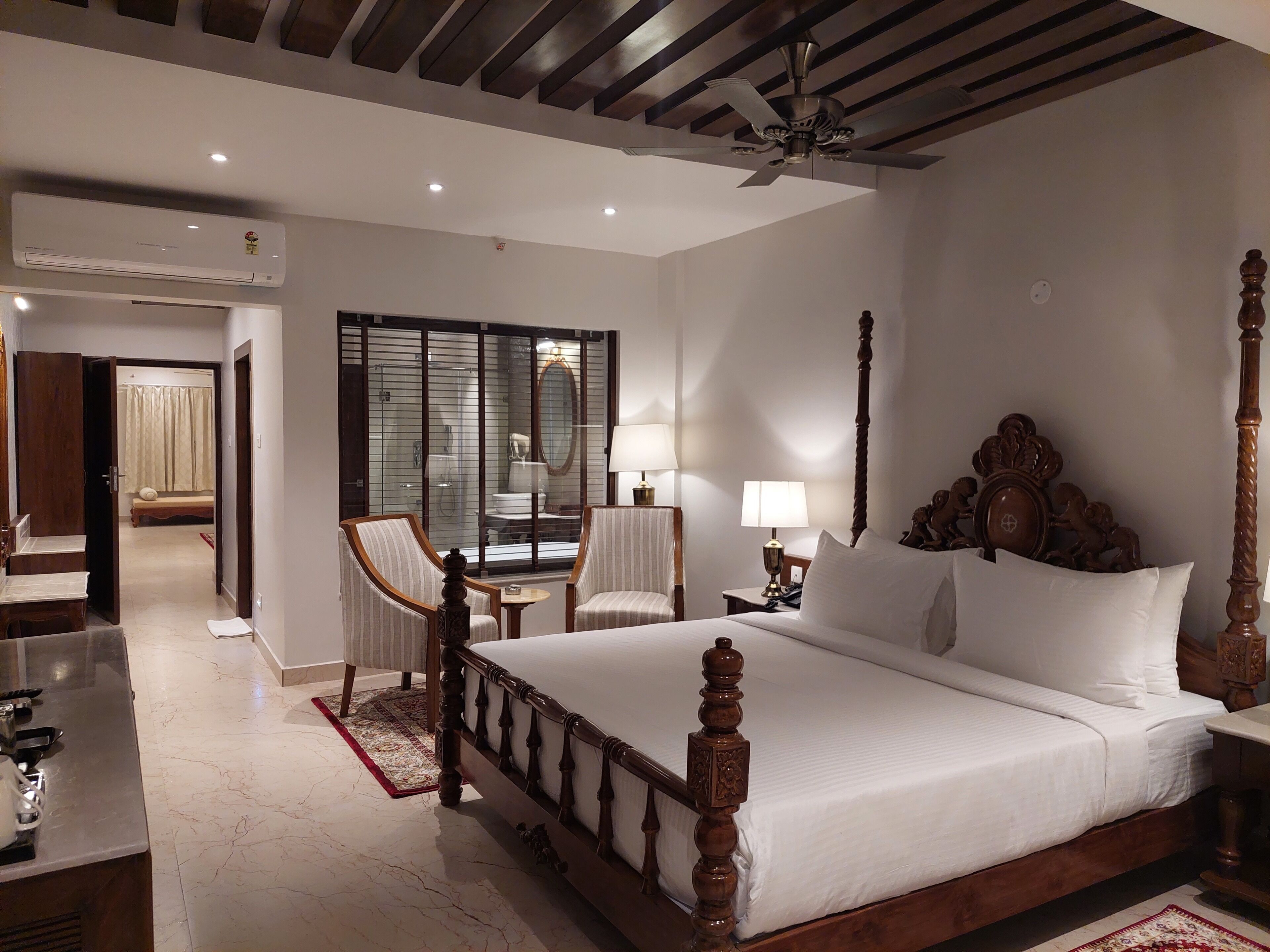 Premium bedding, free minibar, individually decorated