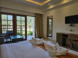 Deluxe Double Room | Premium bedding, free minibar, individually decorated