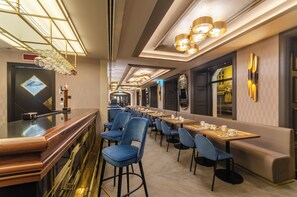 Bar (en el alojamiento)