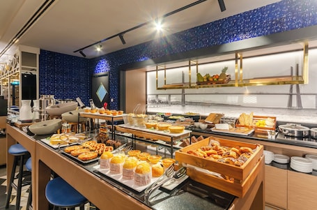 Daily buffet breakfast (EUR 18 per person)