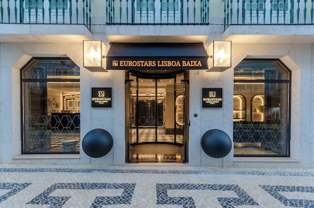 Property entrance. Eurostars Lisboa Baixa