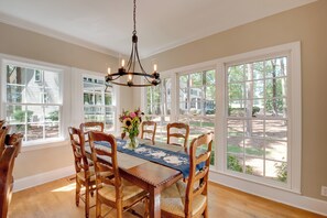 Dining - Stunning Lake Oconee Retreat w/ Pool Access! (Eatonton)
