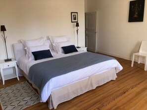 5 camere, ferro/asse da stiro, culla da viaggio, Wi-Fi gratuito