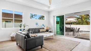 Smart TV, stereo, offices