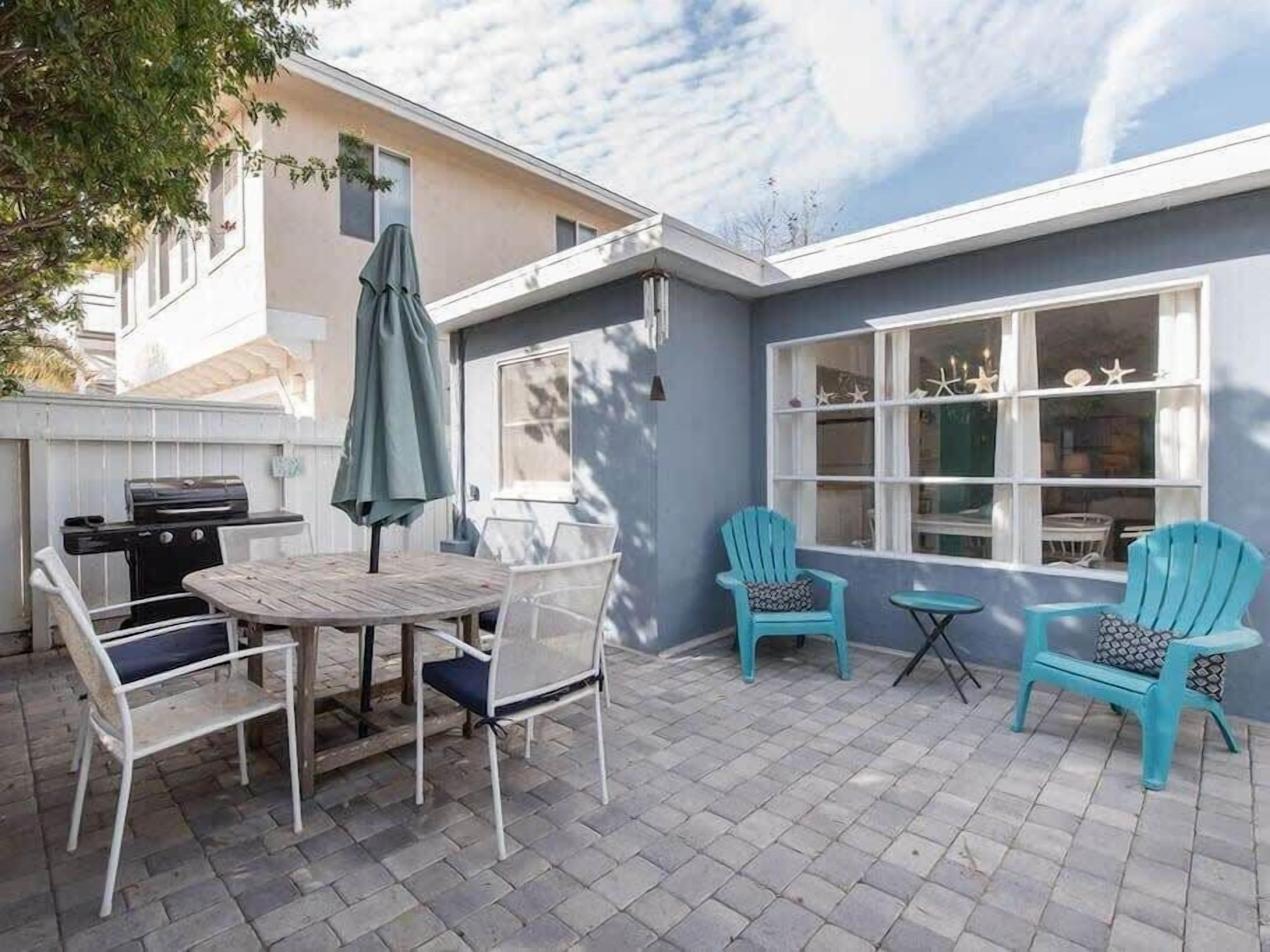 Ventura Beach Cottage: Long/Short Term Available