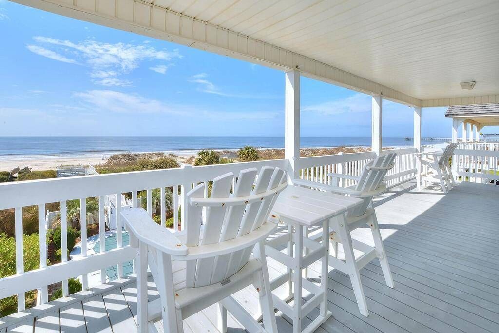 Cozy Oceanfront Beach House 5Bed/3Bath Sleeps 14 with Pool Pet Friendly