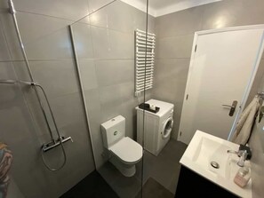 淋浴设施、吹风机