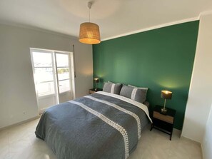 2 室のベッドルーム、WiFi、ベッドシーツ