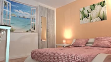 3 bedrooms, desk, soundproofing, free WiFi