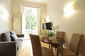 Televisión, oficina