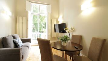 Televisión, oficina