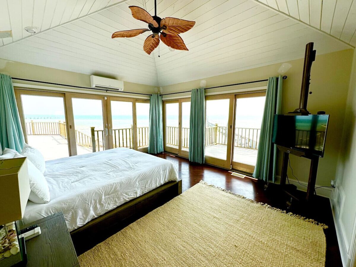 3 habitaciones, tabla de planchar con plancha, cuna de viaje y wifi 