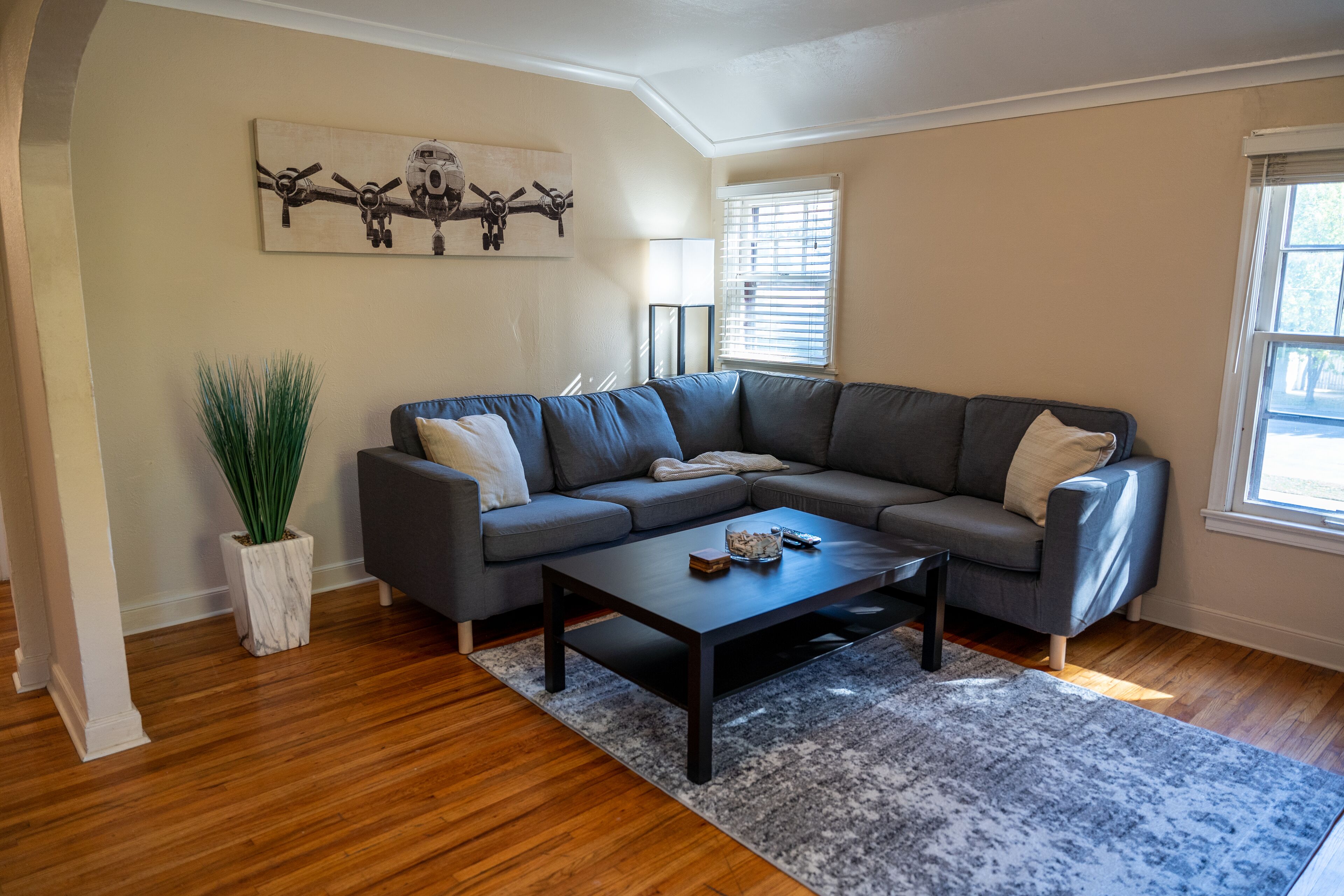Walk to Mayo, Fast Wi-Fi, Remote Workspace, 2 Bedroom, Parking