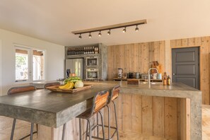Fridge, microwave, oven, stovetop - An amazing private villa with an magnificent view over the Caribbean Sea (Kralendijk)