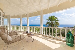 Terrace/patio - An amazing private villa with an magnificent view over the Caribbean Sea (Kralendijk)