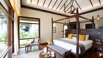 Luxury-Villa, Seeblick (Sit Out) | 1 Schlafzimmer, Minibar, Zimmersafe, Verdunkelungsvorhänge
